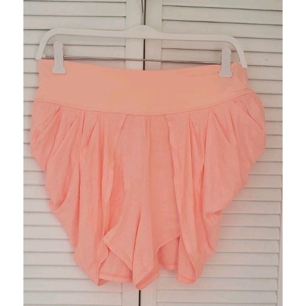 NEW FREE PEOPLE MOVEMENT FIND YOUR FLOW SHORTS CORAL SMALL